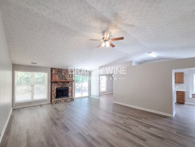 Foto del edificio - 5900 Homestead Cir