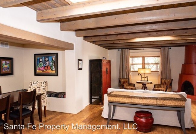 Building Photo - 3 br, 2 bath House - 321 Calle Loma Norte