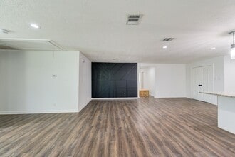 Building Photo - 5906 Hilary St