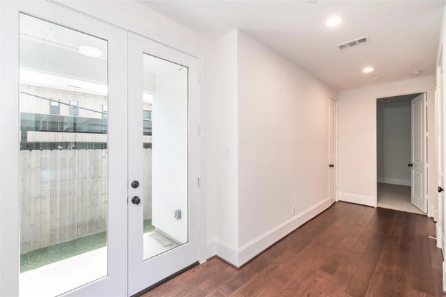 Foto del edificio - 3821 N Braeswood Blvd