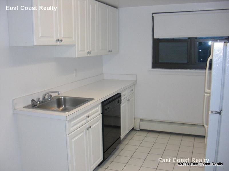 Primary Photo - 44 Harvard Ave