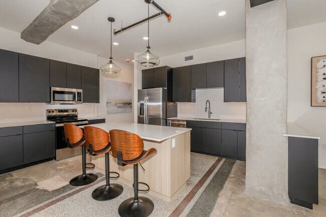 Foto del edificio - 112 W 4th St