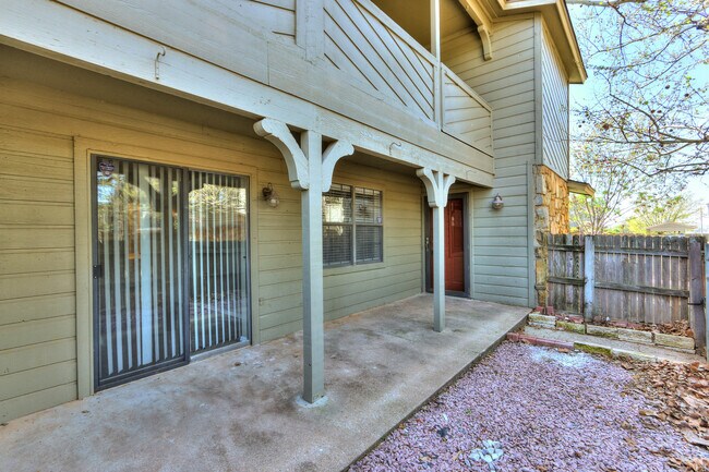 Foto del edificio - Cozy 1-Bedroom Condo with Modern Amenities...