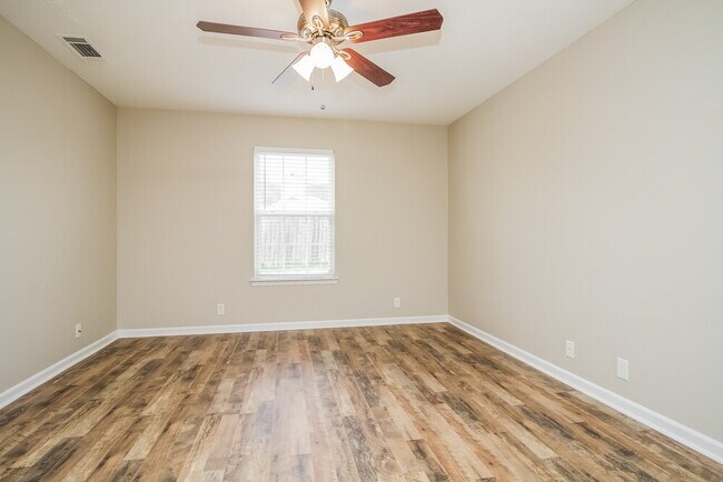 Foto del edificio - 1028 Windsor Brook Pl