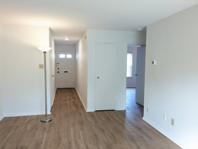 Building Photo - GWYNEDD CLUB 1BR CONDO AVAIL. IMMED.!