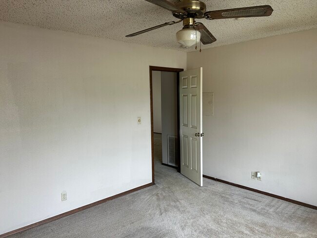 Foto del edificio - 5201 Nowata Rd