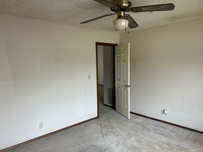 Building Photo - 5201 Nowata Rd