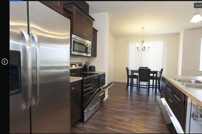 Kitchen dining - 2730 28th St W