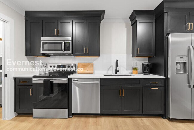 Building Photo - 110 Duke St