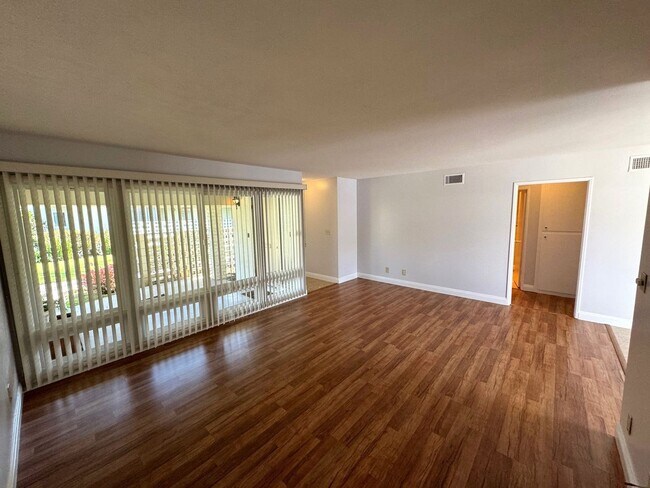 Building Photo - Hueneme Bay- 55+ Community With Great Amen...