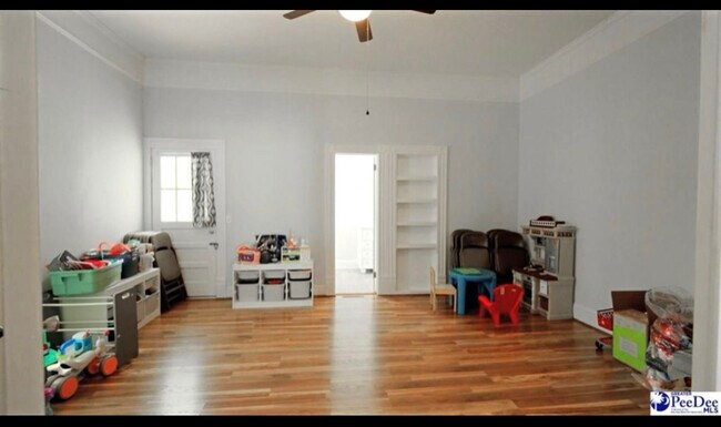 Building Photo - 307 W College Ave