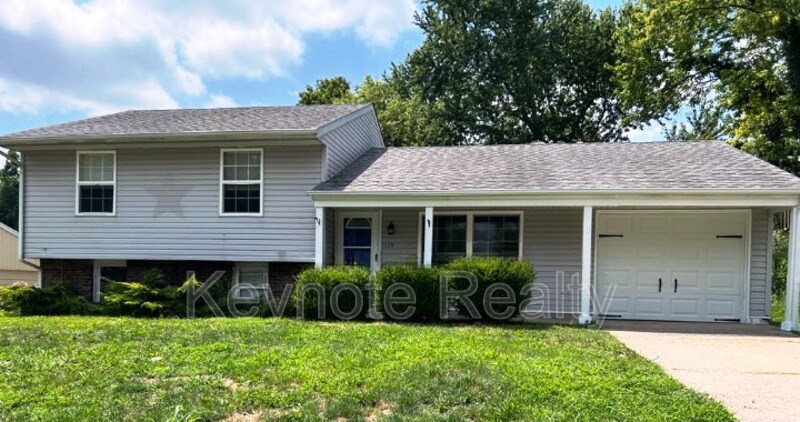 Primary Photo - 125 Teakwood Ln