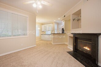 Building Photo - 10722 Sabre Hill Dr