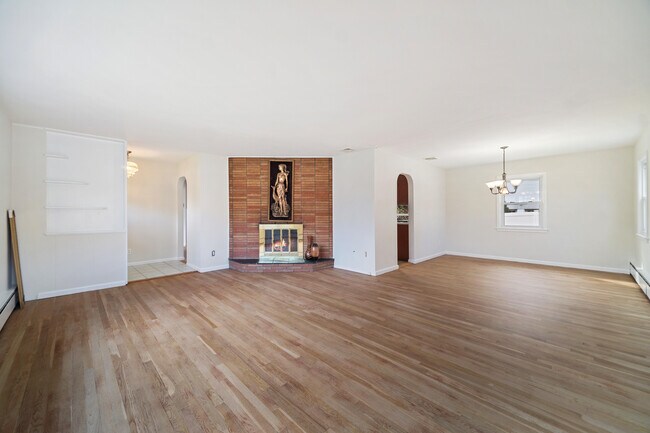 Foto del edificio - 181 French Hill Rd