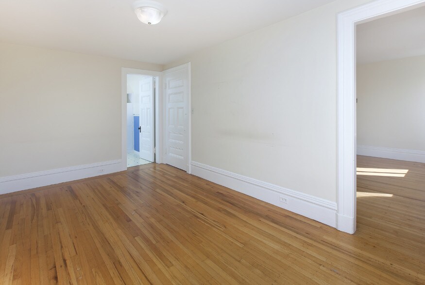 Primary Photo - 1286 Guerrero St