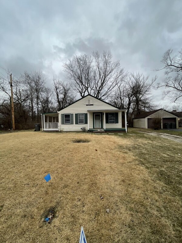 Primary Photo - 3015 E 35th St