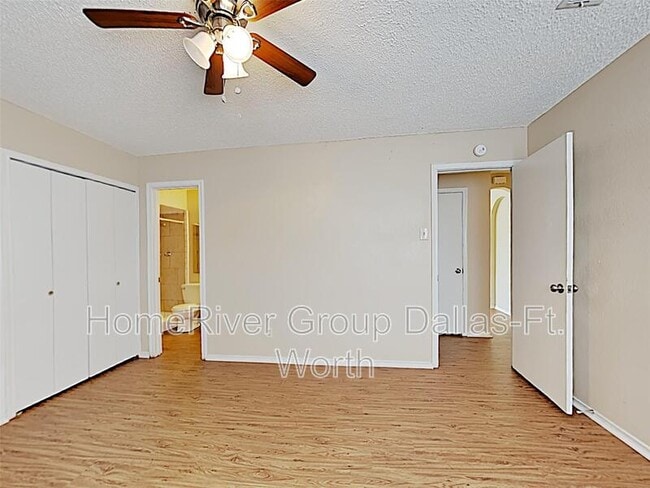 Building Photo - 2106 Austin Dr