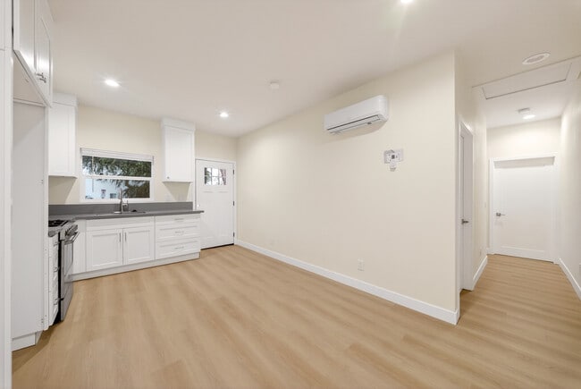 Foto del edificio - 3441 Drew St