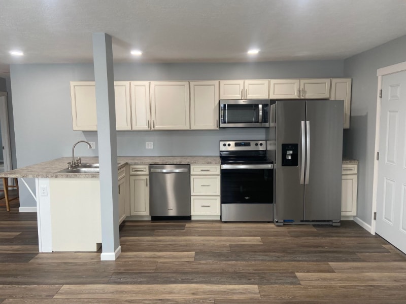 Foto principal - 210 W Main St