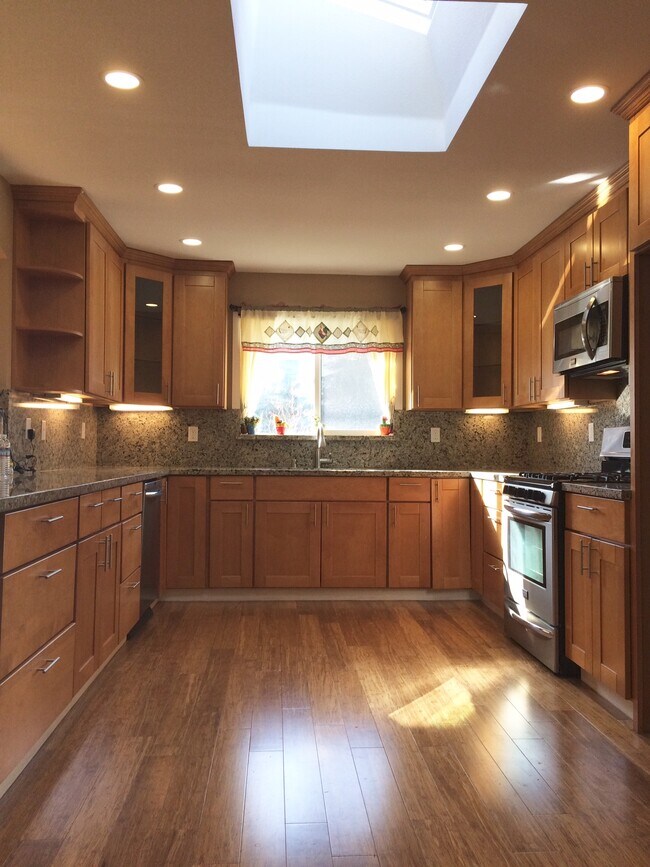 Kitchen - 205 Cleveland Ave