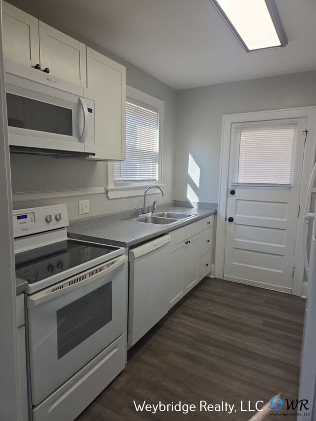 Foto del edificio - 2218 Drex Ave