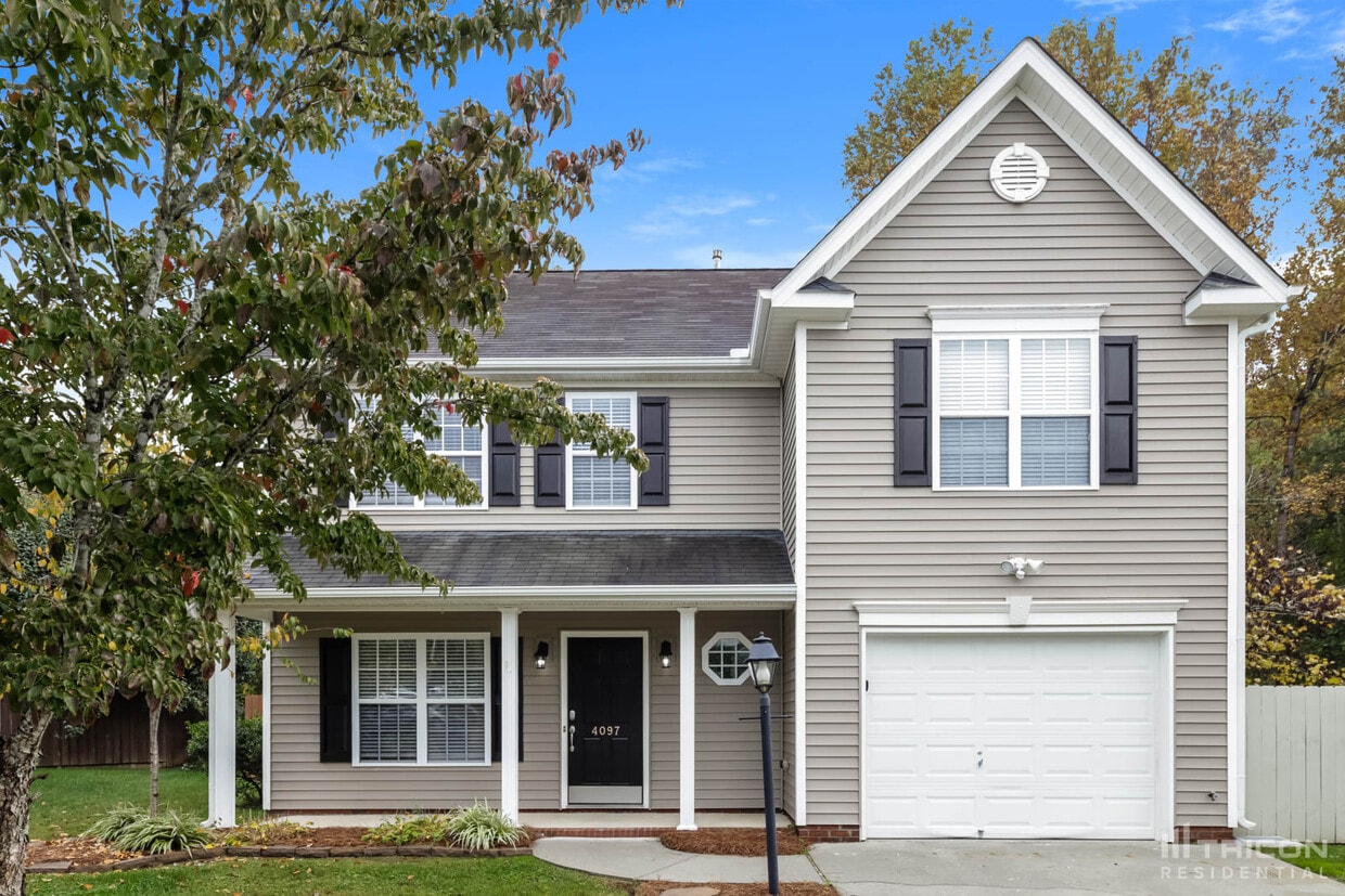 Foto principal - 4097 Village Park Ct