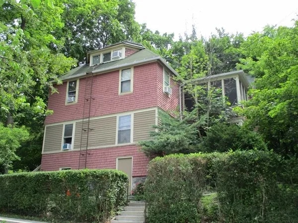 Street View of Exterior - 209 Stewart Ave