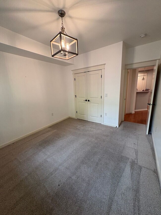Foto del edificio - 3650 Summerlinn Dr