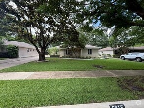 Building Photo - 6815 Ravendale Ln