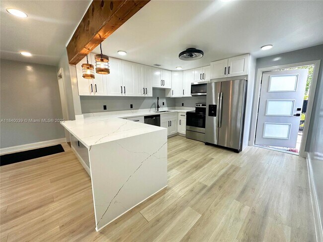 Foto del edificio - 245 SW 6th St