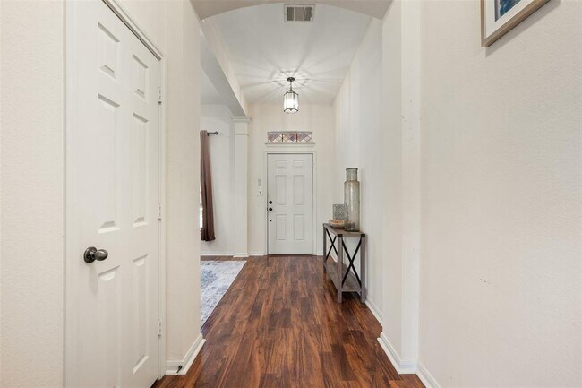 Foto del edificio - 221 Stone Crest Blvd