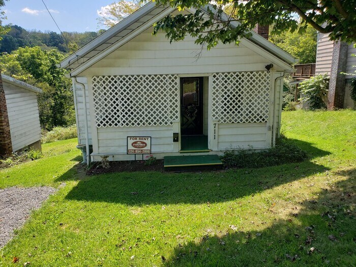 711 Summit Ave, Ellwood City, PA 16117 House Rental in Ellwood City