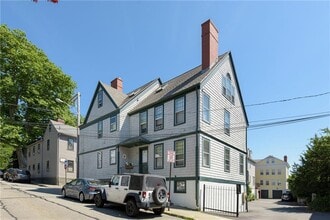 Building Photo - 93 Mill St