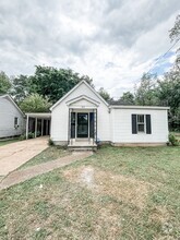 Building Photo - 303 E Ripley Ave
