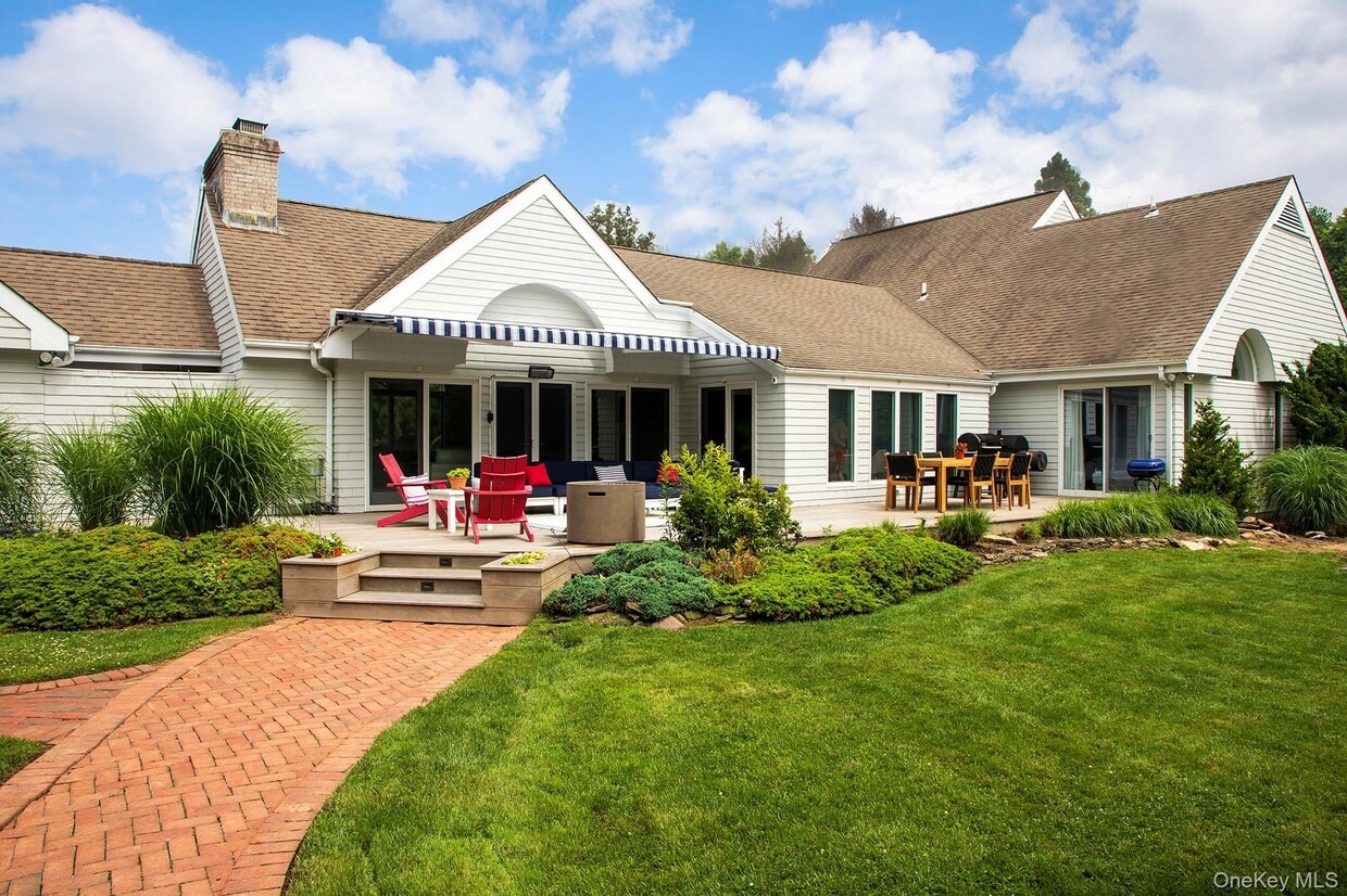 Primary Photo - 16 Laila Ln