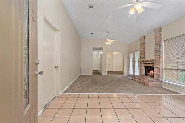 Foto del edificio - 11818 Westwold Dr