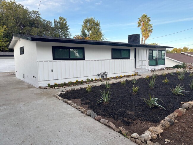 Building Photo - 19 Gaucho Dr