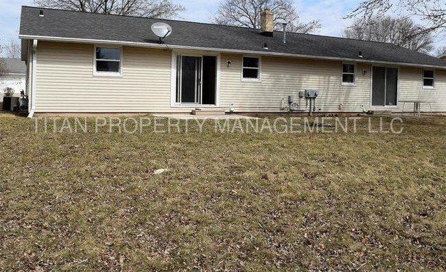 Building Photo - 1667 W Paulson Rd