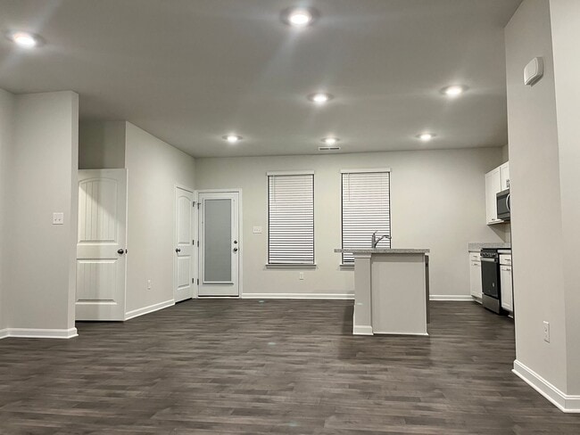 Building Photo - Camden Townhouse