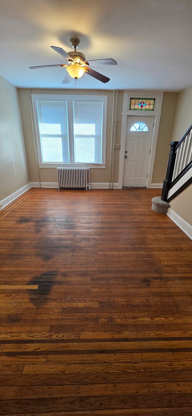 Foto del edificio - 2826 Mayfield Ave