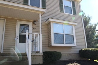 Building Photo - 400 Janie Ln