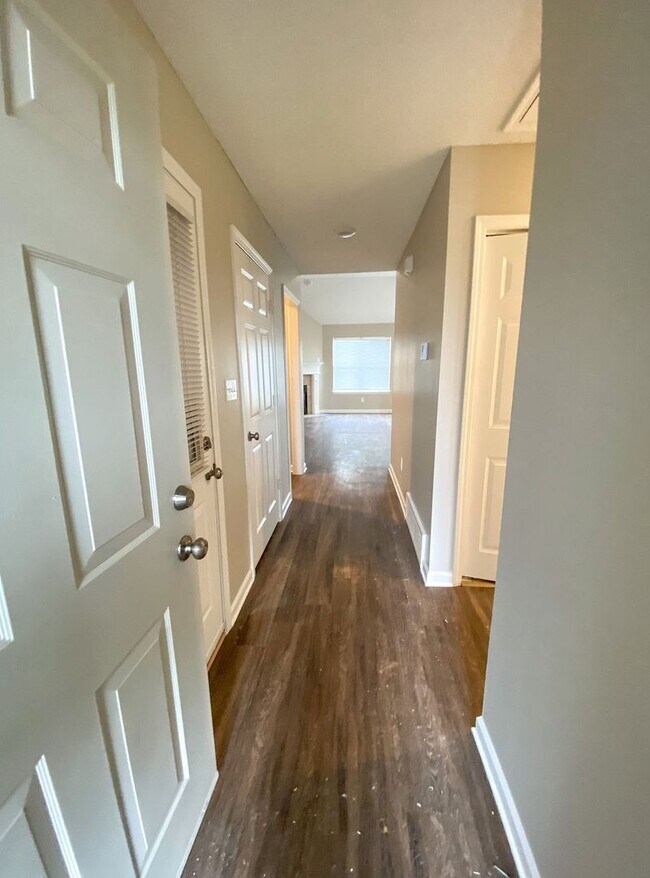 Foto del edificio - 3 bed, 2 bath in Cordova with new ss appli...