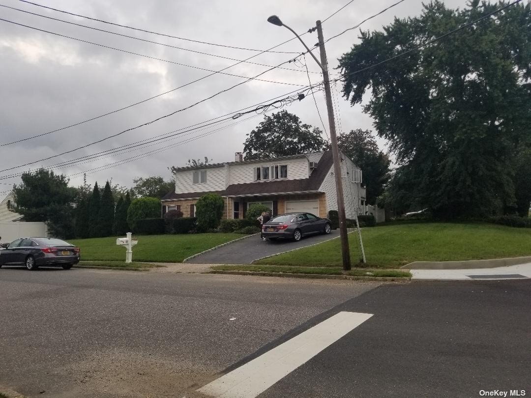 44 Iroquois Ave, Selden, NY 11784 House Rental in Selden, NY