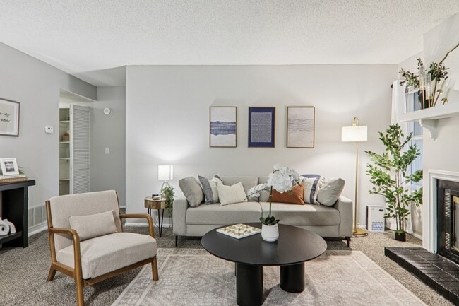 Building Photo - Plantations at Haywood