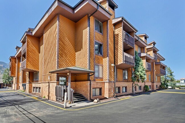 Foto del edificio - Skyway Condo, 2 Bed, 1.5 Bath, Secure Building