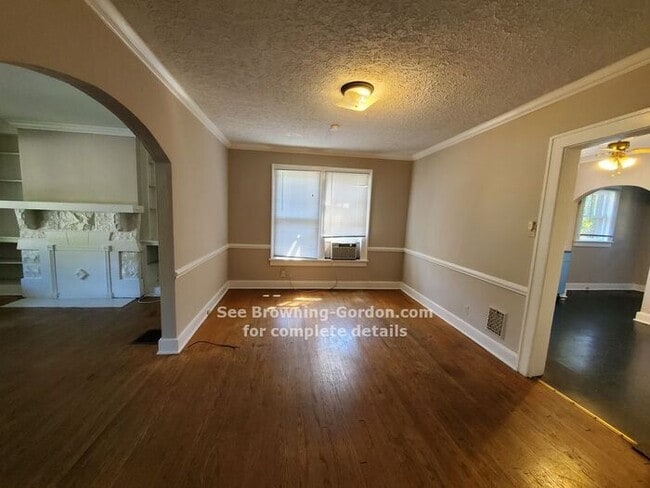 Building Photo - Two Bedroom off of Natchez Trace!