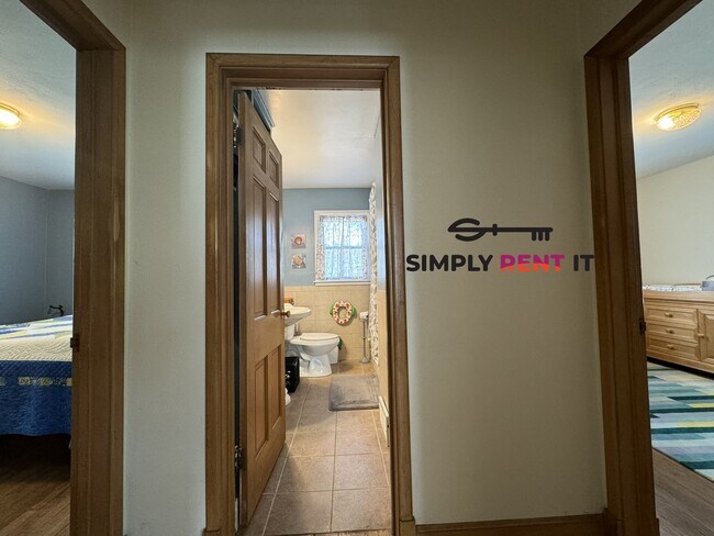 Foto del edificio - 3 Bedroom Downtown, Ames with Hardwood Floors