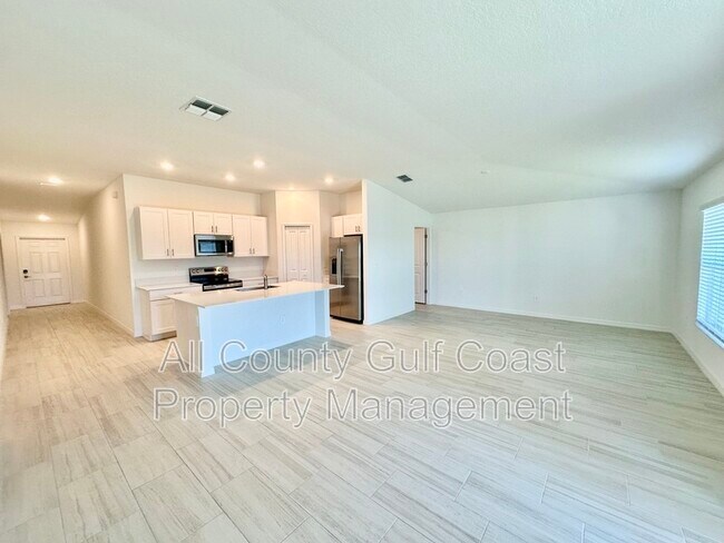 Foto del edificio - 8725 Sunset Pk Trl S