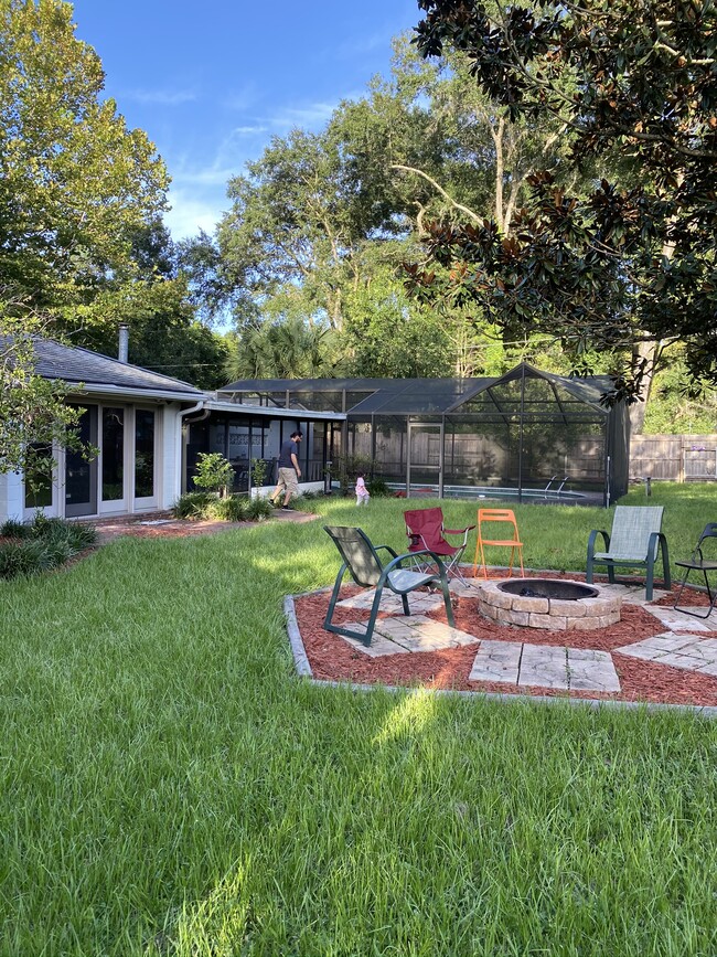 Beautiful backyard with fire pit - 2031 NW 8th Pl
