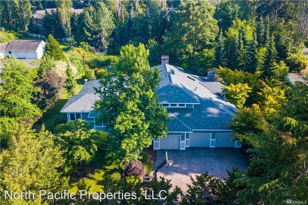 Primary Photo - 4 br, 3.5 bath House - 17 Diamond S Ranch